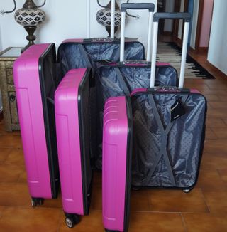 ¡Solo hacemos envios! 3 maletas rígidas 85€ Nuevas