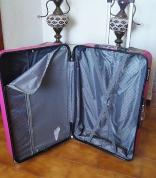 ¡Solo hacemos envios! 3 maletas rígidas 85€ Nuevas
