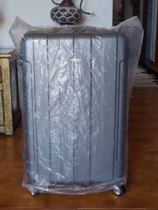 ¡Solo hacemos envios! 3 maletas rígidas 85€ Nuevas