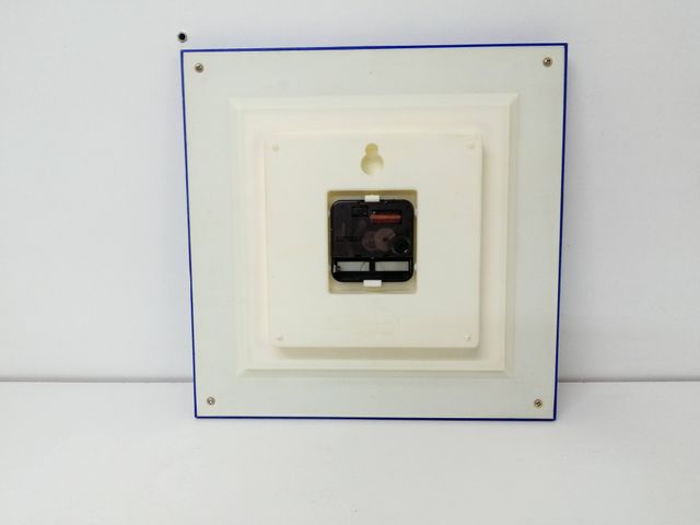 Reloj de pared de Pikachu