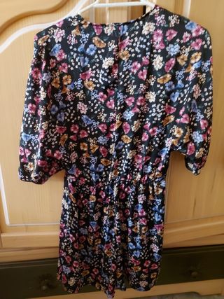 Mono de flores Stradivarius