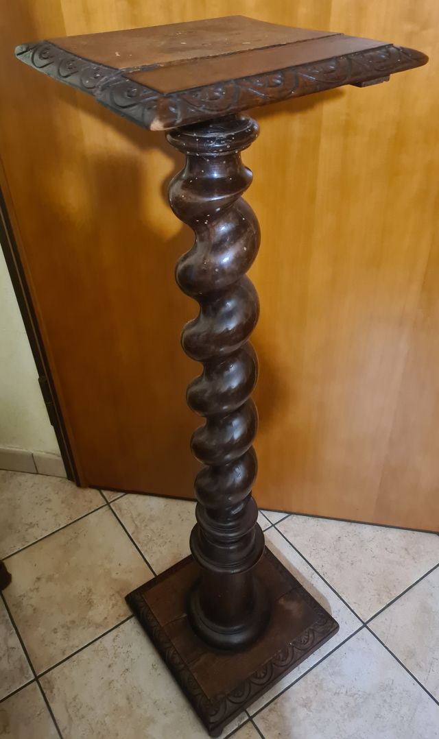 Leggio/tavolo con piedistallo/colonna ritorta