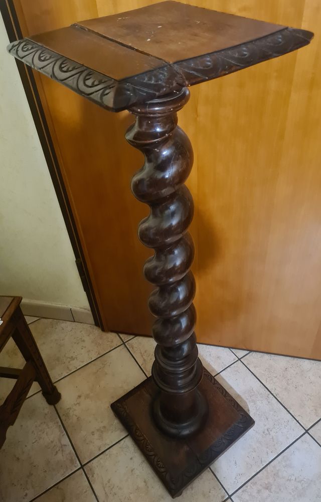 Leggio/tavolo con piedistallo/colonna ritorta