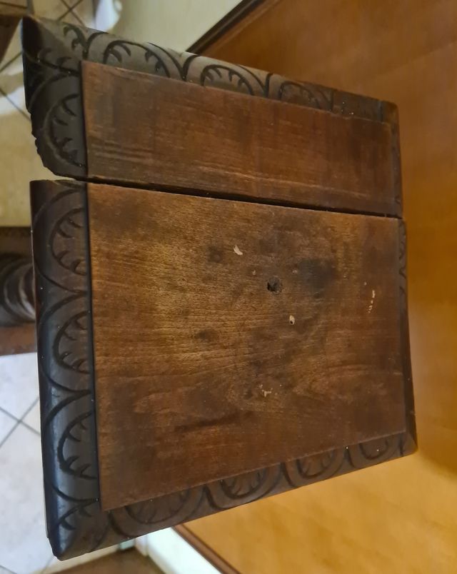 Leggio/tavolo con piedistallo/colonna ritorta