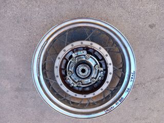 Llanta trasera suzuki vl800 c800