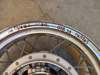 Llanta trasera suzuki vl800 c800