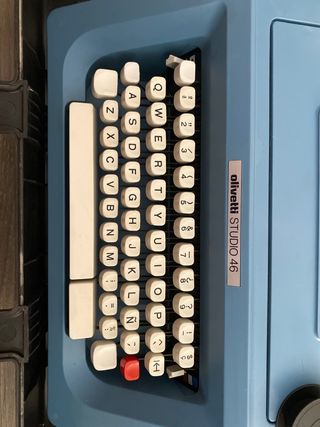 maquina de escribir OLIVETTI STUDIO 46
