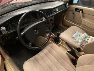 Mercedes 190 Interior