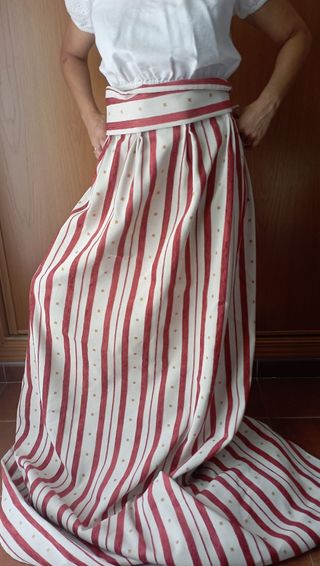 FALDA MEDIEVAL A MEDIDA