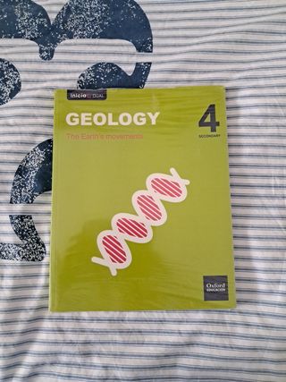 Libros de Biología y Geología de 4°de secundaria