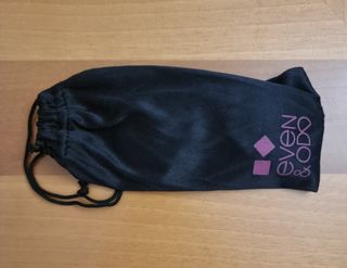 Occhiali da sole tipo Rayban.