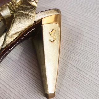 Zapatos de tacón Strutt Dorado