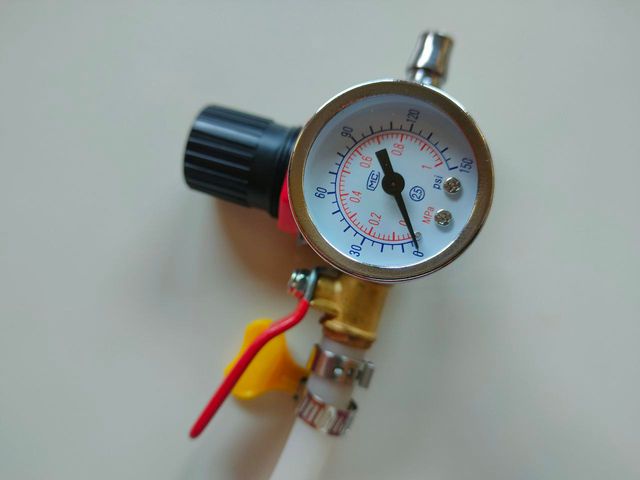 Pressostado para testar circuito de água automóvel