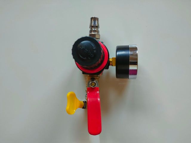 Pressostado para testar circuito de água automóvel