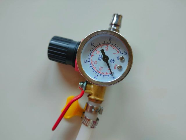 Pressostado para testar circuito de água automóvel