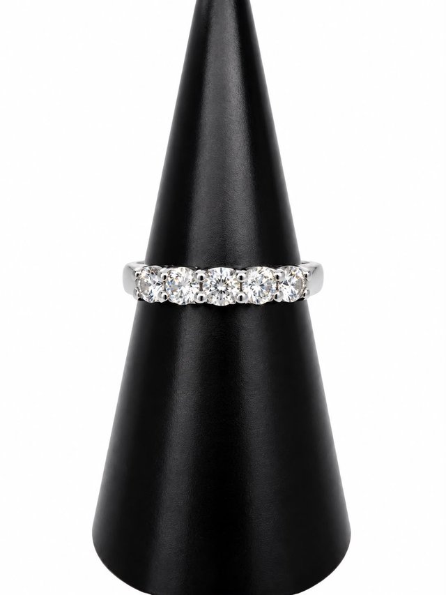 Anillo de Oro blanco con Diamantes 3,32gr 14K