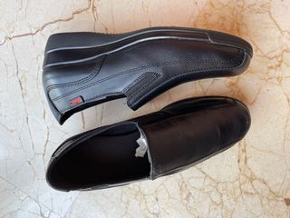 Zapatos negros poco tacón