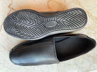 Zapatos negros poco tacón