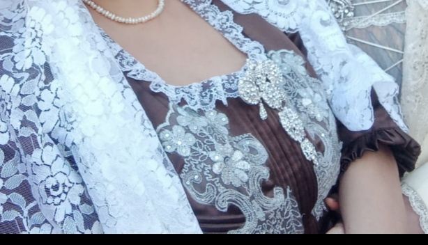 Alquiler espectacular traje de fallera completo