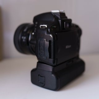 Camara reflex Nikon D5100 + Grip + 50mm