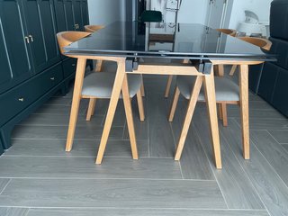 Conjunto mesa y sillas de comedor