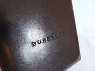Burberry caja rigida marron