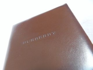 Burberry caja rigida marron