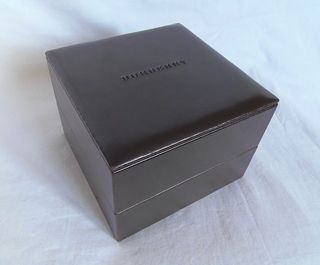 Burberry caja rigida marron