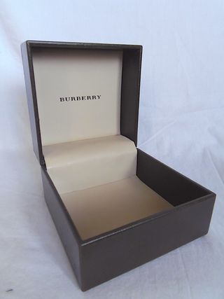 Burberry caja rigida marron