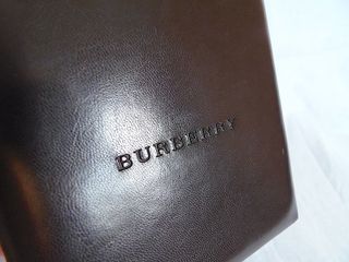 Burberry caja rigida marron