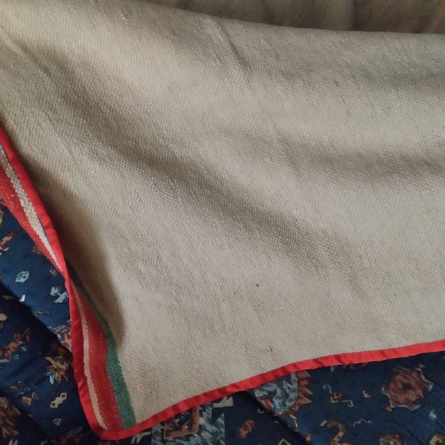 Manta antigua del Val de San Lorenzo.