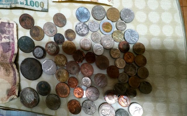 Billetes y monedas antiguas