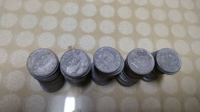 Billetes y monedas antiguas