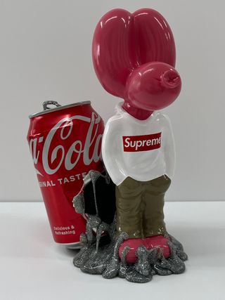 escultura , figura perro globo acrílico SUPREME