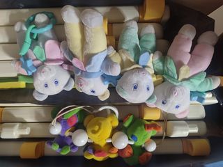 Parque infantil (corralito) con suelo blando.