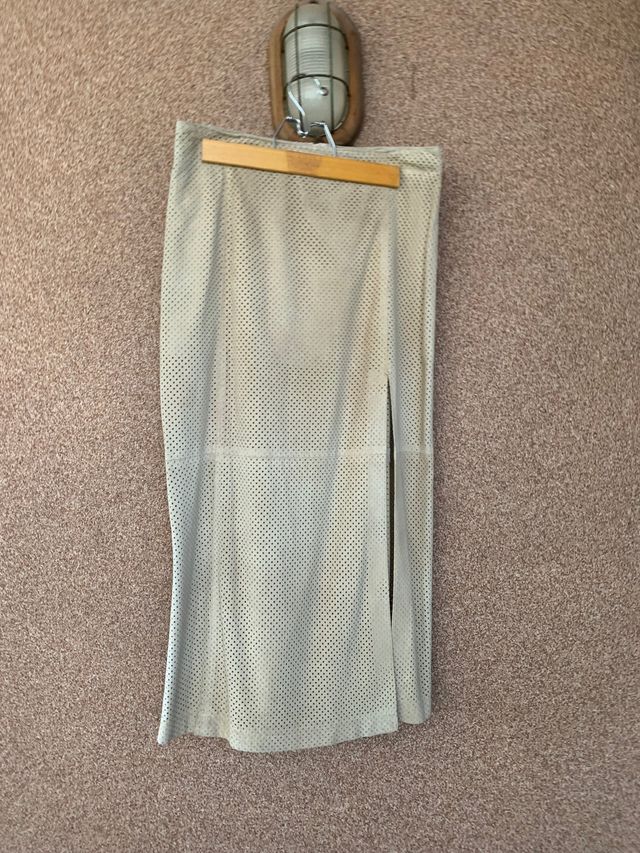 Gonna longuette in vera pelle antilope traforata