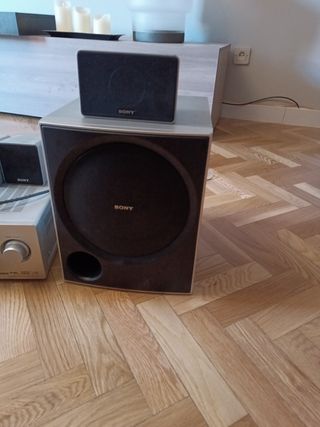 Amplificador Sony con altavoces 5.1