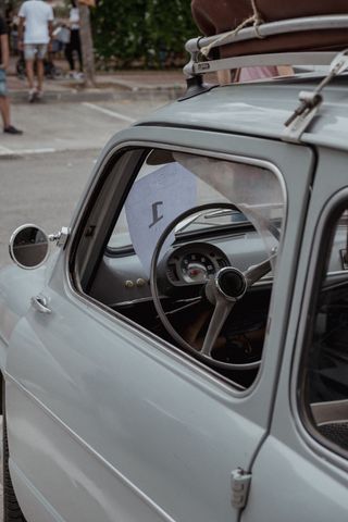 SEAT 600