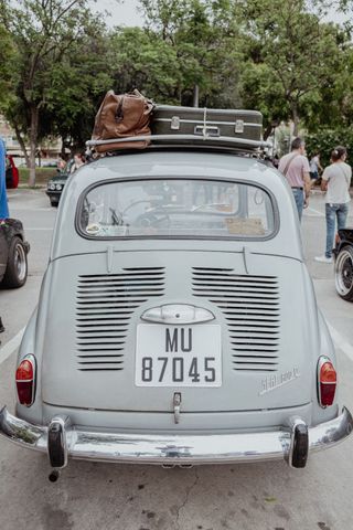 SEAT 600