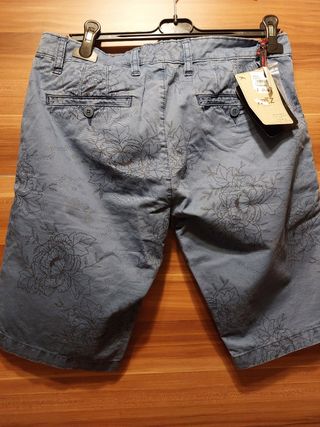 Bermudas hombre azul con flores Nueva
