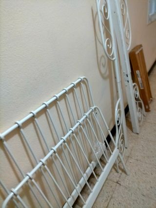 Cama Minnen de IKEA.