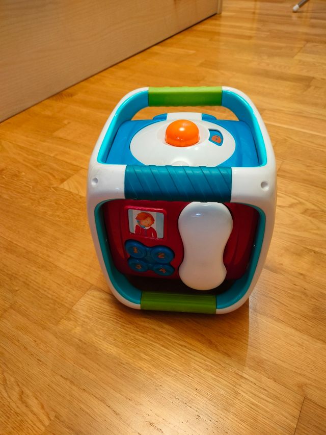 Cubo multiactividad con sonido