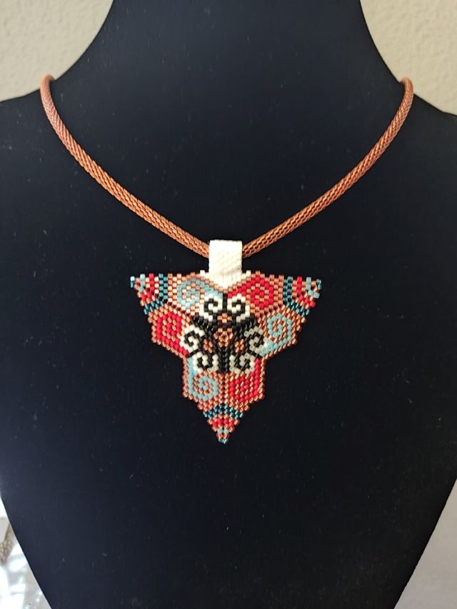 Colgante Miyuki triangular