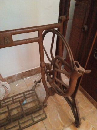Maquina de coser antigua