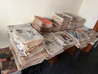 Cientos de periódicos antiguos