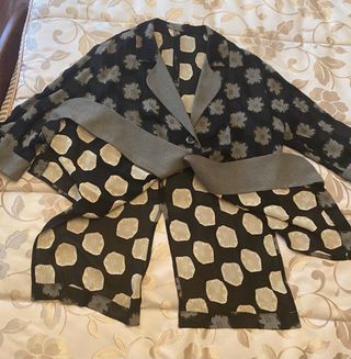 Blusa larga negra abierta