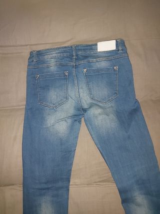 Pantalón Stradivarius talla 38