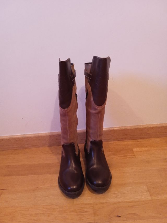 Botas altas marrones