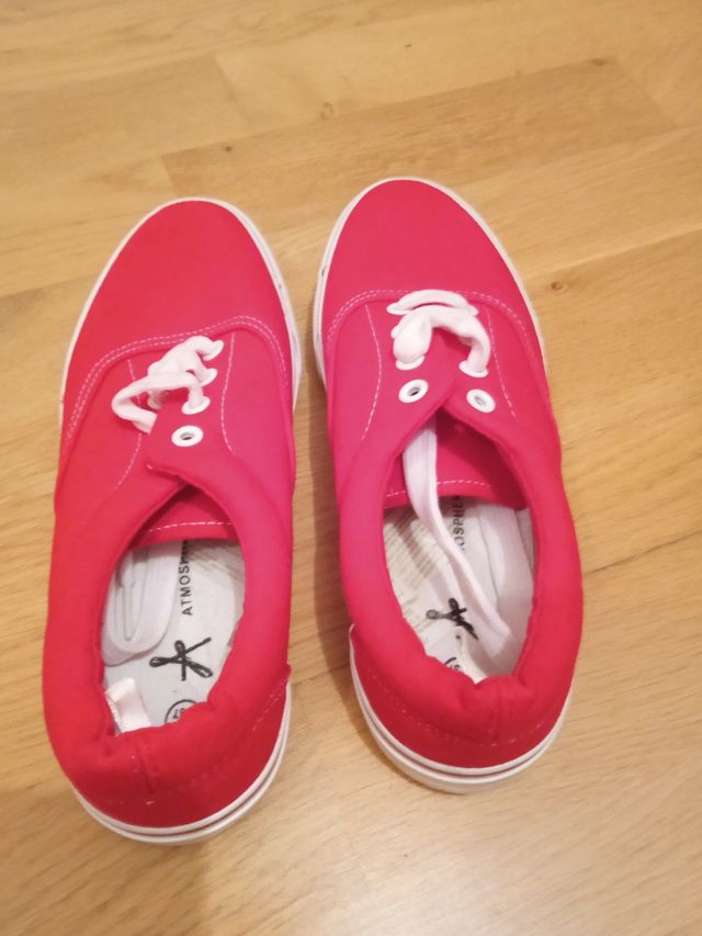 Zapatillas rojas tela