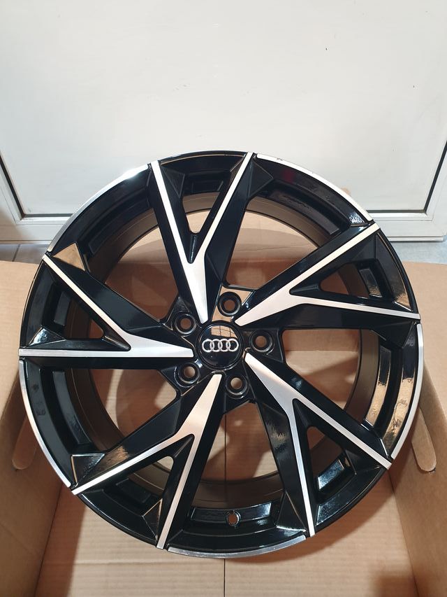 LLANTAS 18" 19"  R8 V10 PLUS BLACK POLISHED